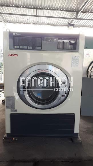 Máy giặt công nghiệp 35kg Sanyo giảm chấn