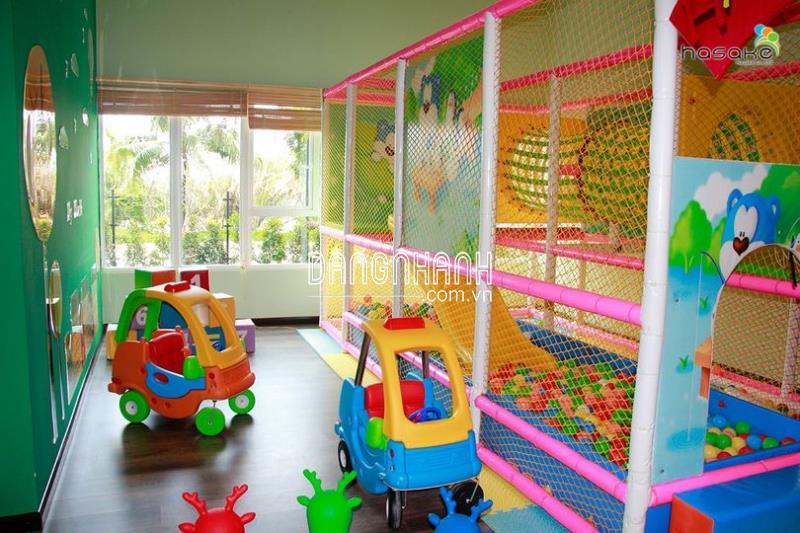 Sân chơi trong nhà đa dạng chủ đề và màu sắc cho trẻ em
