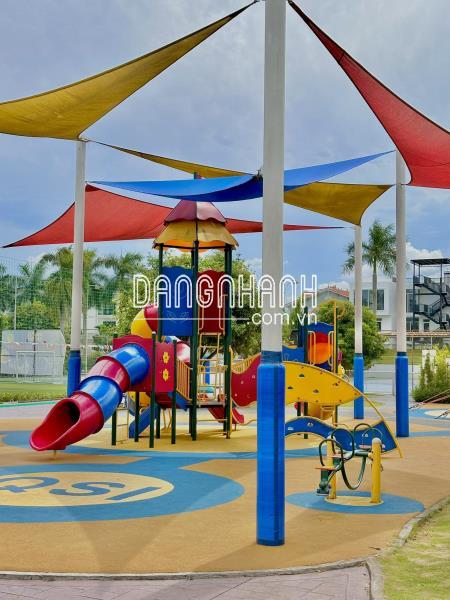 Cung cấp các thiết bị sân chơi cơ bản cho khu giải trí trẻ em
