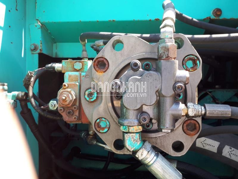 Máy xúc Hitachi SK250