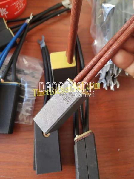 Chổi than Morgan D172 25X32X60mm -Cty Thiết Bị Điện Số 1