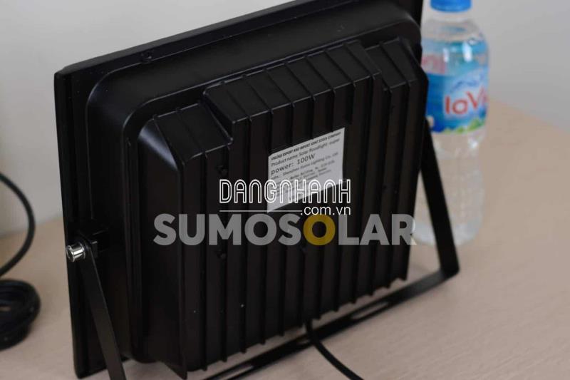 Đèn Pha sạc bằng Năng lượng mặt trời (100W) JM-JTG25100 – TN07