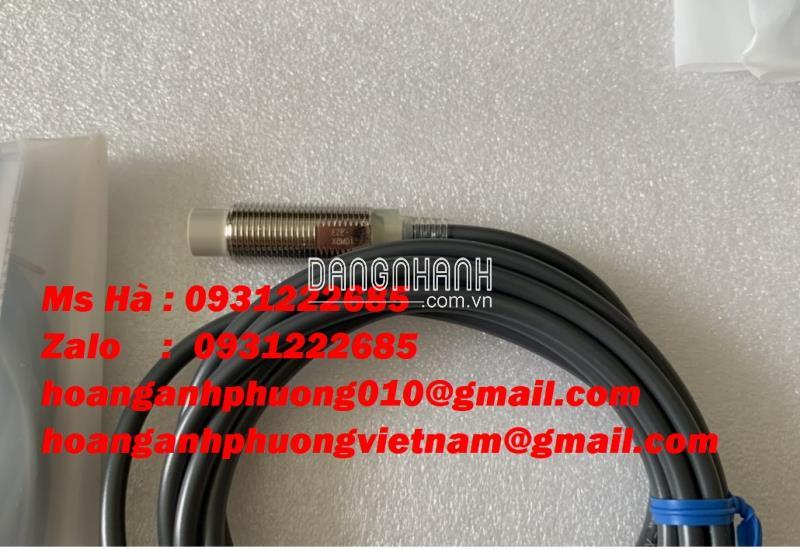 Dòng sensor nhập mới 100% giá tốt E2E-X8MD1 Omron 