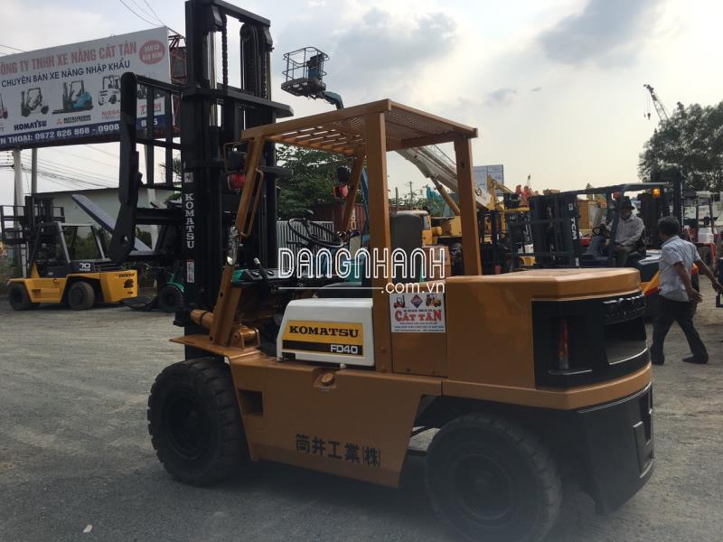Xe Nâng Komatsu FD40T