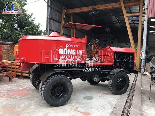 Máy trộn bê tông tự hành Hồng Hà phanh hơi