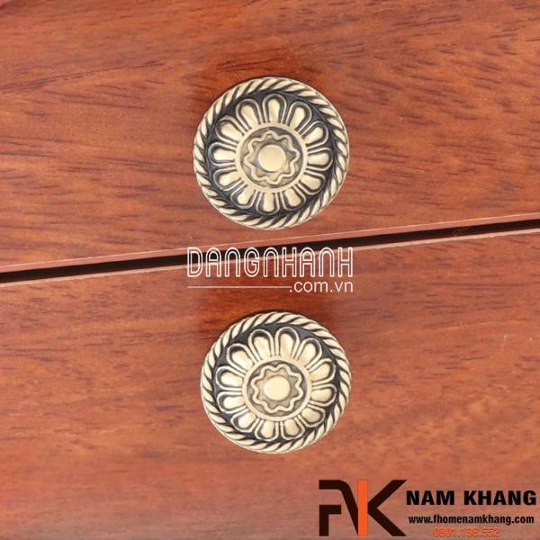Núm tủ đồng hoa văn cổ điển NK027 | Zalo 0901 196 552