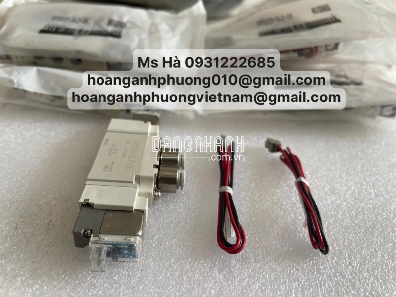 Nhập khẩu - Van khí nén 2 đầu SY5220-5LZ-C6 SMC 