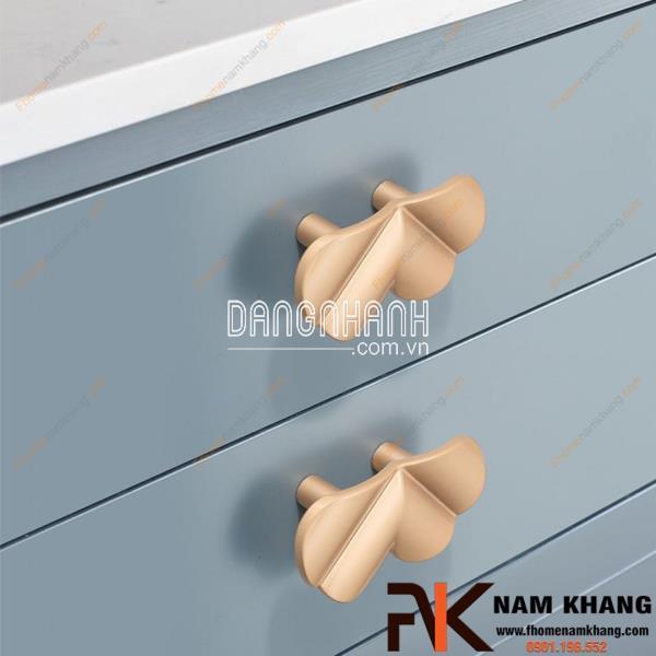 Tay nắm tủ cao cấp dạng cỏ bốn lá NK382 | Zalo 0901 196 552