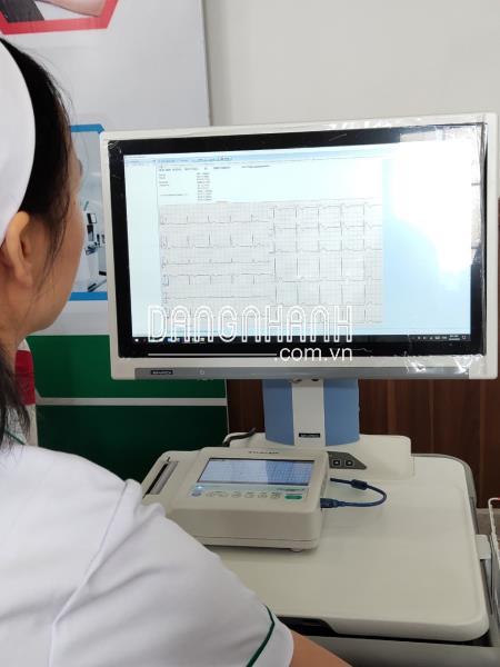 Máy điện tim 6 kênh FX-8200