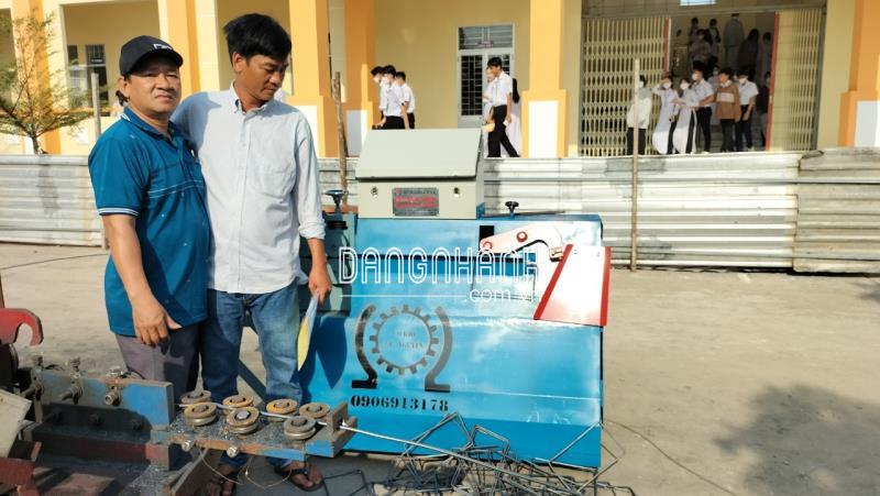 máy bẻ đai mini tại Cà Mau