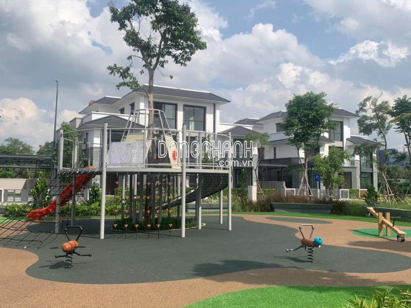 Cung cấp các thiết bị sân chơi cơ bản cho khu giải trí trẻ em
