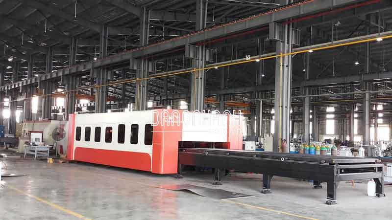 Máy cắt laser fiber chuyên xử lý gia công kim loại tấm
