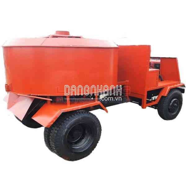 Máy trộn tự hành Lạc Hồng 12 bao 2 cầu cầu mới lốp cũ
