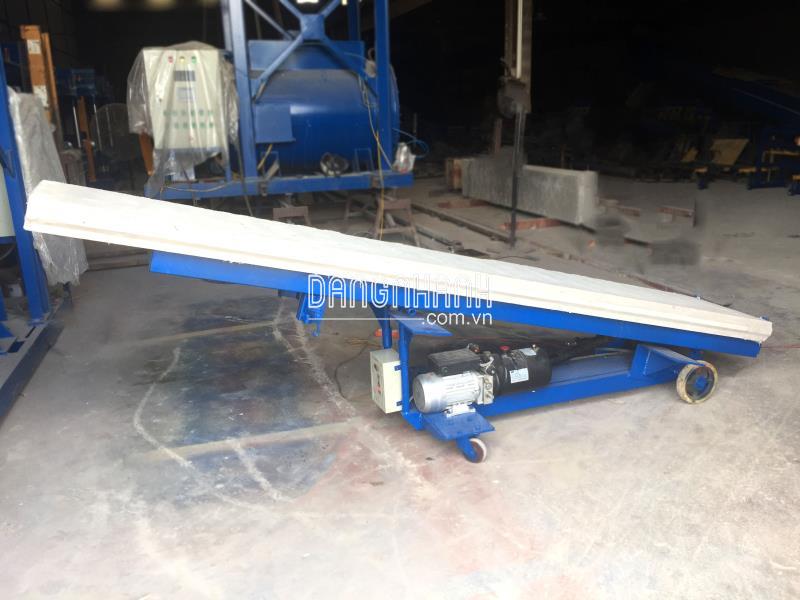 Máy nâng panel bê tông nhẹ