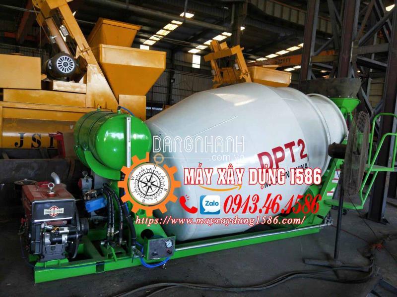 Bồn trộn bê tông 2 khối diezel thuỷ lực
