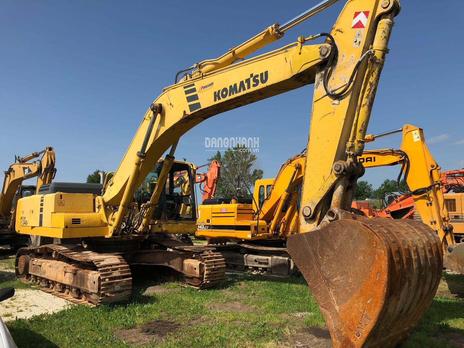 Máy xúc đào bánh xích Komatsu PC340-6