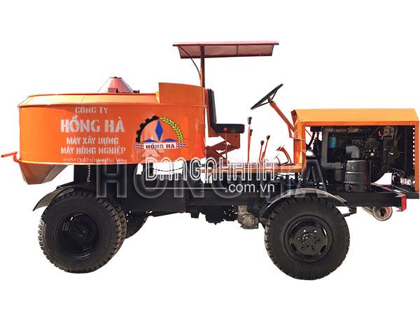 Máy trộn bê tông tự hành Hồng Hà động cơ 4 máy
