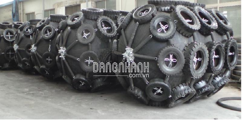 ĐỆM HƠI CAO SU CHỐNG VA ĐẬP TÀU BIỂN DIA 1.5MX2.5M