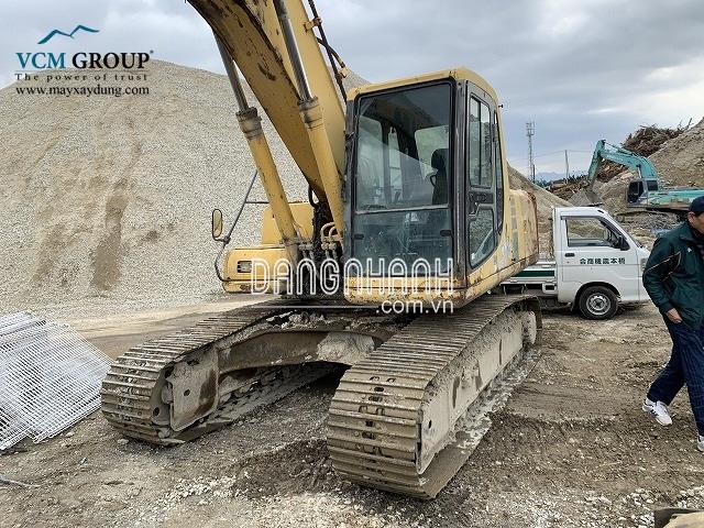Máy xúc bánh xích KOMATSU PC200-6E