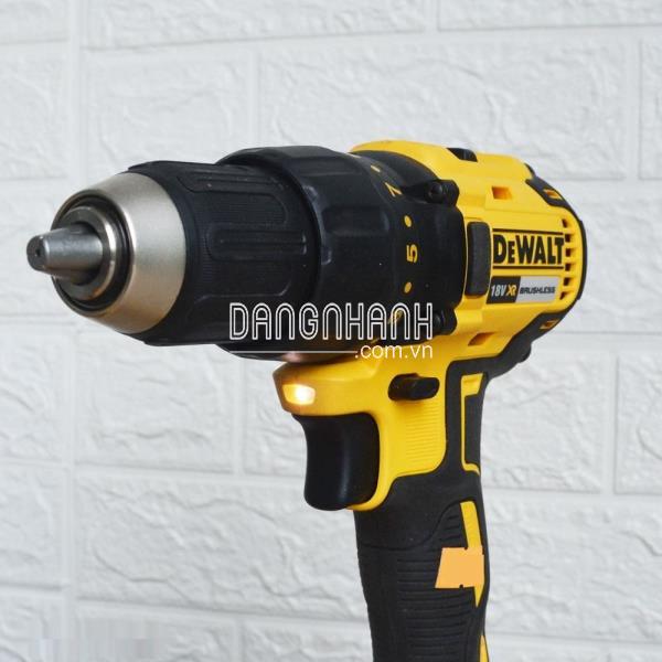 MÁY KHOAN VẶN VÍT DÙNG PIN 18V DEWALT DCD777D2