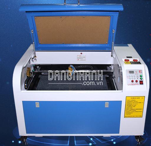 Máy cắt khắc laser CO2 K4060