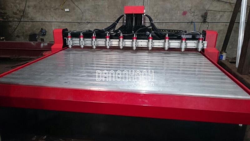 Cung cấp máy điêu khắc CNC 10 đầu- 2025-10