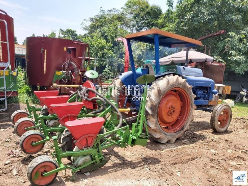 Máy gieo hạt 4 hàng Nouget Gougis công nghệ hút chân không