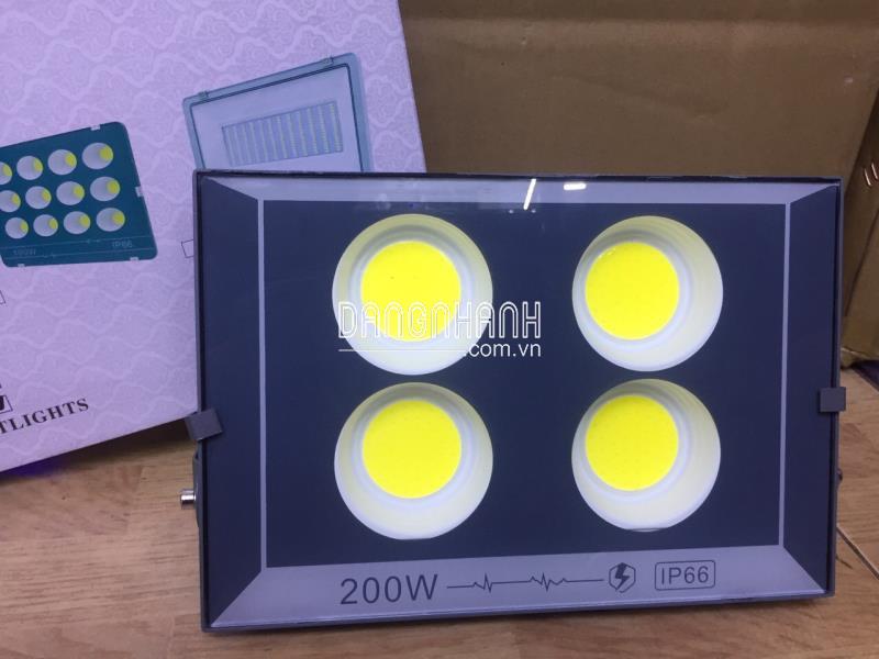 ĐÈN PHA LED 200W Sử Dụng AC 220V - ÁNH SÁNG TRẮNG