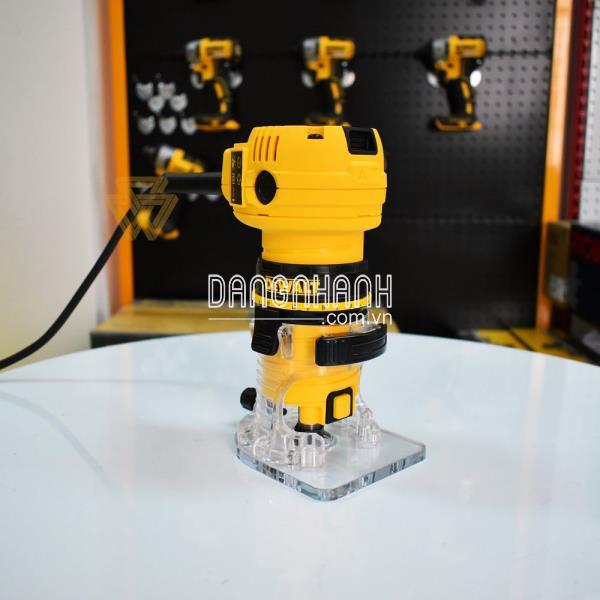 Máy Phay gỗ cầm tay 390W DeWalt