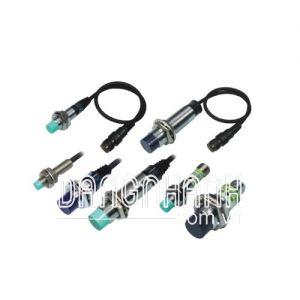 Cảm biến tiệm cận Hanyoung UP18RD-8NA