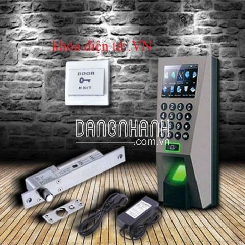 MÁY CHẤM CÔNG KIỂM SOÁT CỬA RA VÀO RONALD JACK F18