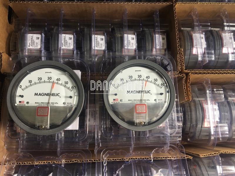 Đồng hồ đo chênh áp Dwyer Series 2000 0-750Pa