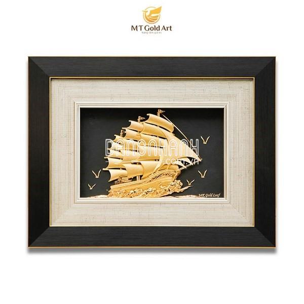 Tranh thuận buồm xuôi gió nền bạc dát vàng (27x34cm)