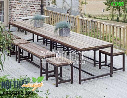 Bàn ghế nhà hàng CF85-Bàn ghế chân sắt mặt gỗ độc mộc