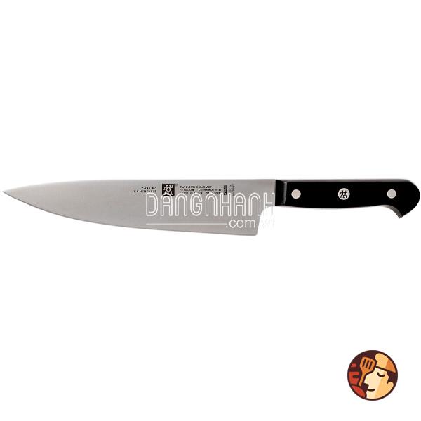 Xuất xứ: Ba Lan (Made in Poland) Loại thiết bị: Lò nướng âm tủ Bosch Lò nướng Bosch HBA534BS0A là sản phẩm lò nướng âm tủ, Serie 4, nhập khẩu nguyên chiếc từ Ba Lan. Lò nướng có kiểu dáng sang trọng, thiết kế âm tủ mang phong cách hiện đại, được trang bị 7 phương pháp gia nhiệt, trong đó công nghệ nướng 3D mang đến món ăn hoàn hảo nhờ phân phối nhiệt tối ưu.