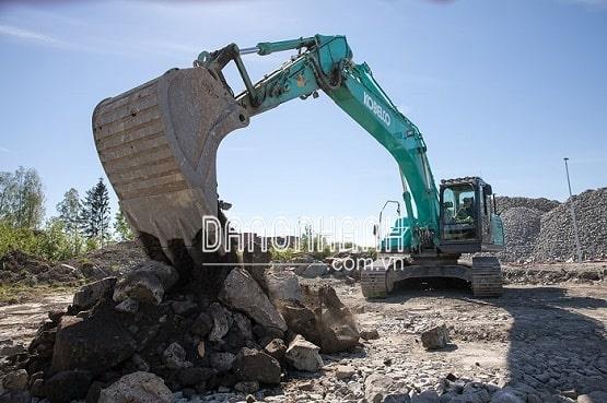 Máy xúc đào KOBELCO SK200 / SK210LC-10 chính hãng mới nhập khẩu