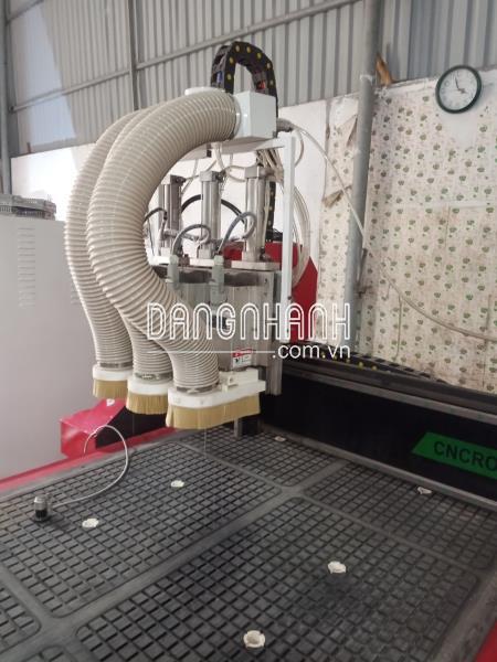 MÁY CẮT CNC CŨ 3 ĐẦU THAY DAO TỰ ĐỘNG