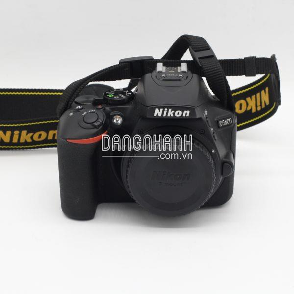 NIKON D5600 + LENS KIT 18-55MM VR II CŨ