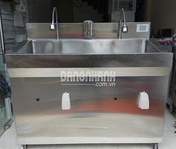 Bồn rửa tay phẫu thuật inox