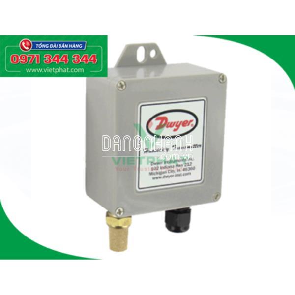 Cảm biến nhiệt độ và độ ẩm 657C-1