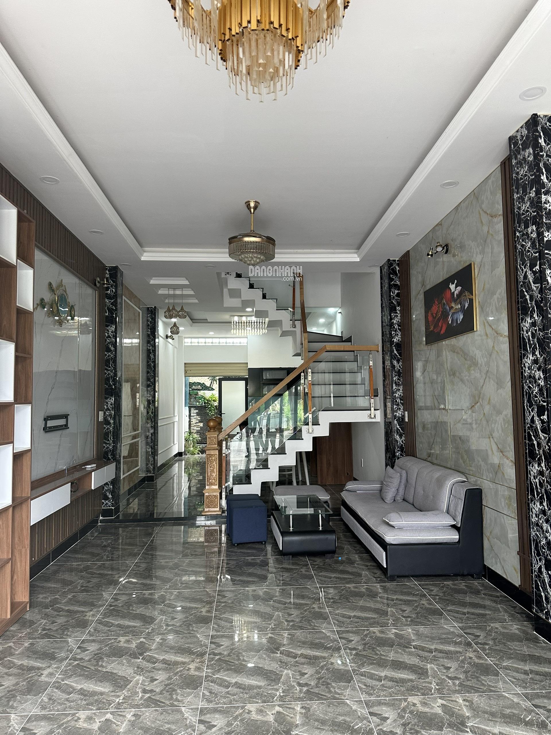 Bán nhà 1 trệt 2 lầu ở Lê Phong An Phú Thuận An Bình Dương