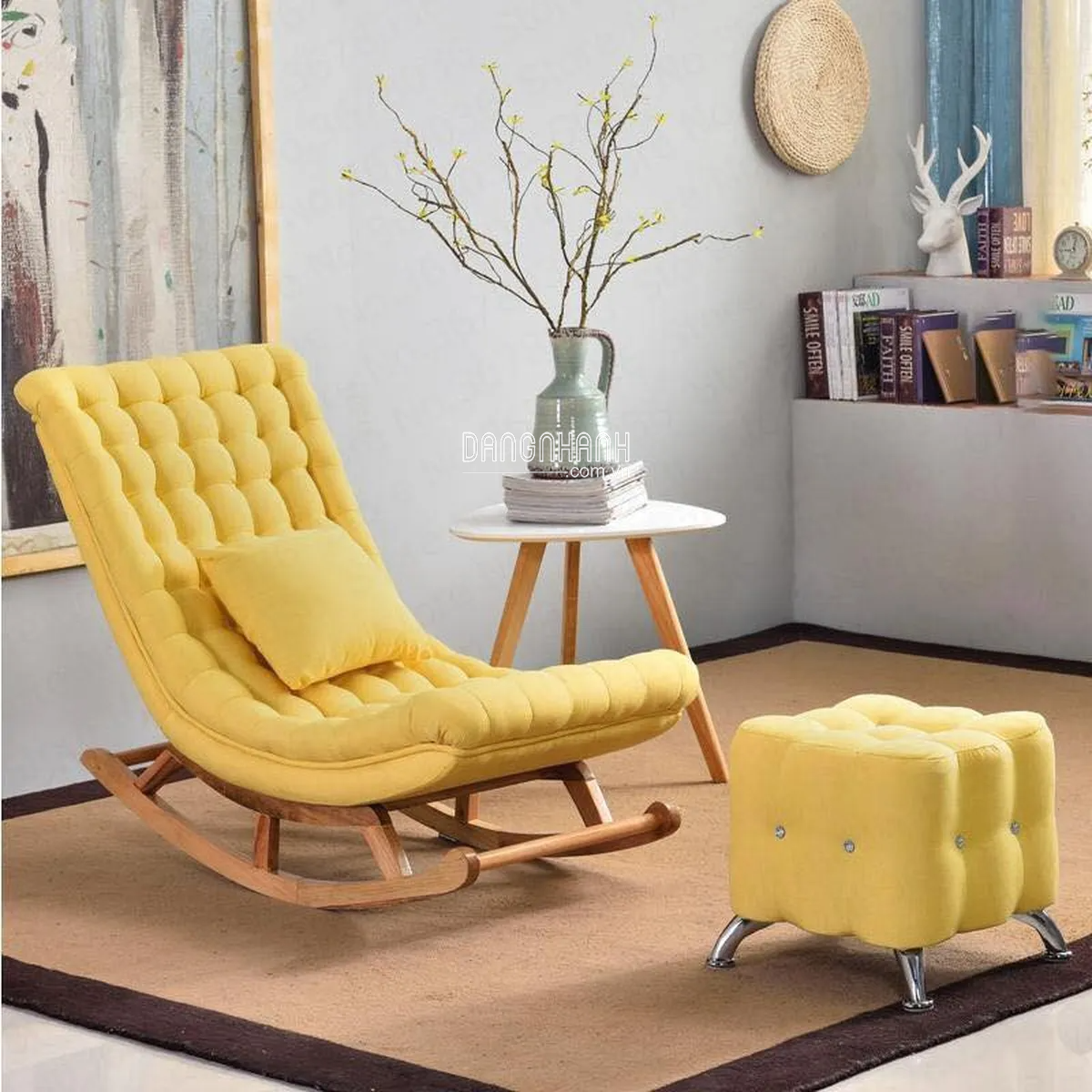 Có nên mua sofa mini phòng ngủ không? Gợi ý các mẫu bền, đẹp giá rẻ