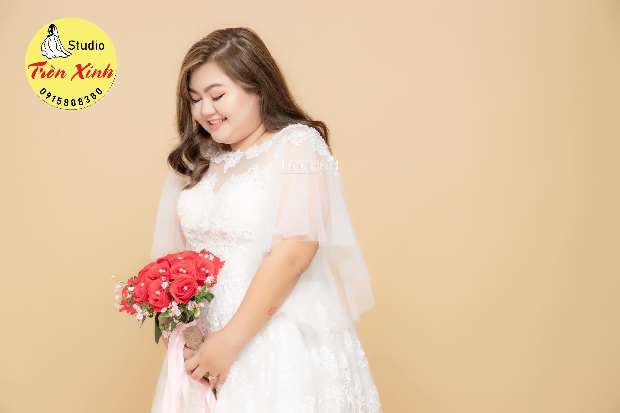 chương trình đồng giá 899k áo cưới bigsize tròn xinh