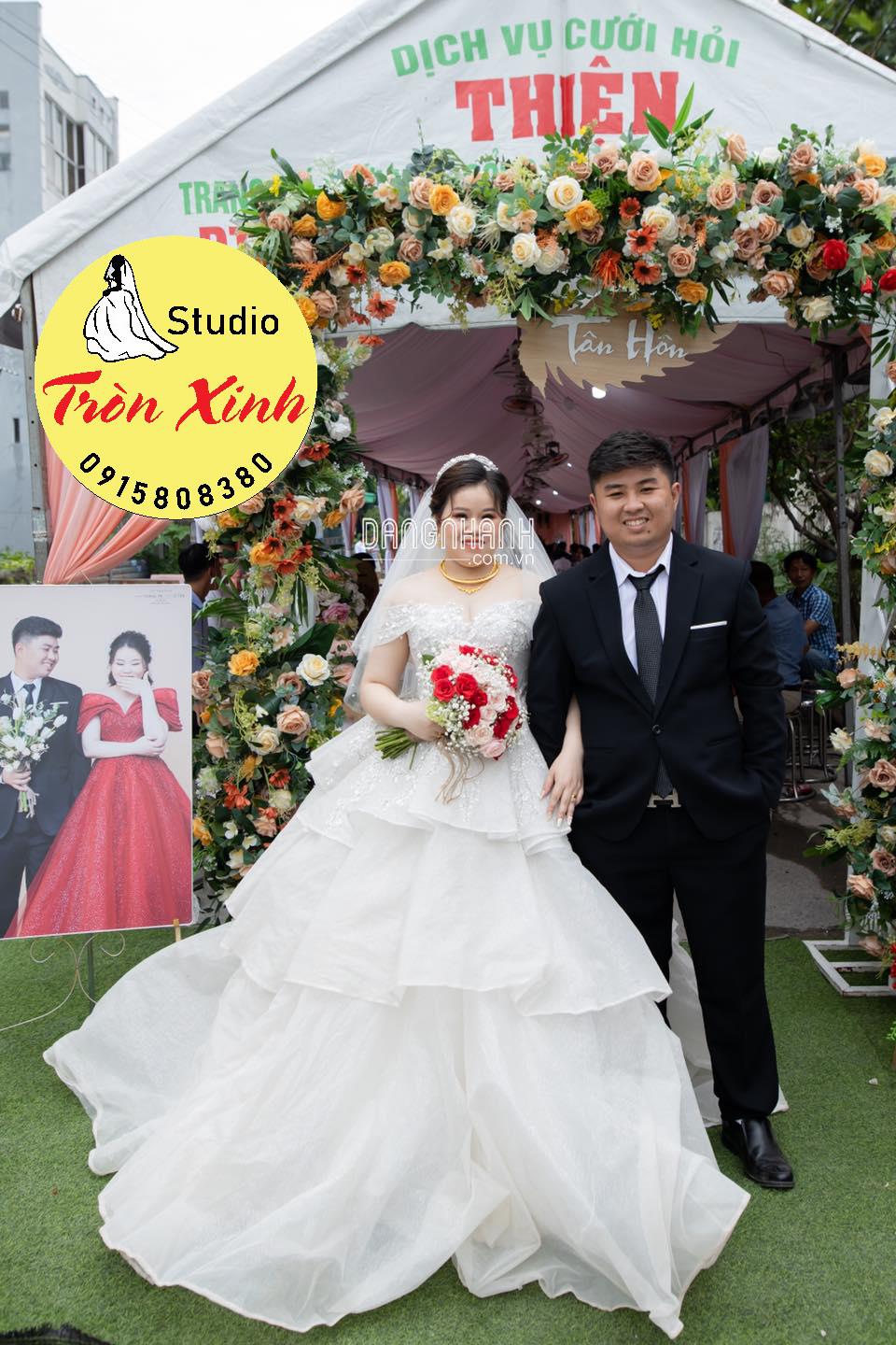 Thể hiện sự tự tin vẻ đẹp tuyệt đỉnh ngày trọng đại cùng tròn xinh