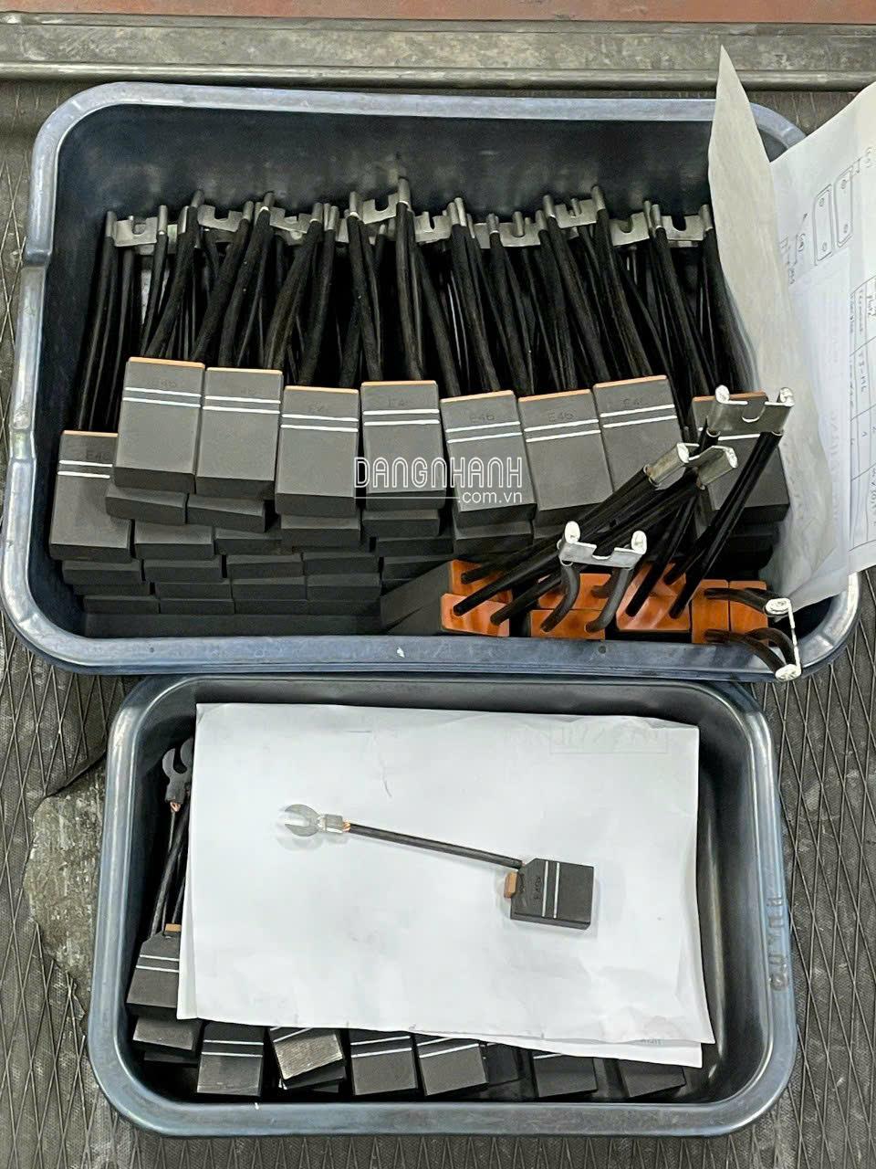 CHỔI THAN CÔNG NGHIỆP CHO CÁC NHÀ MÁY THÉP